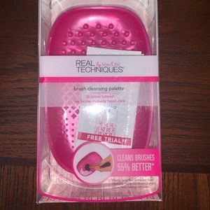 Real Techniques Brush Cleaner